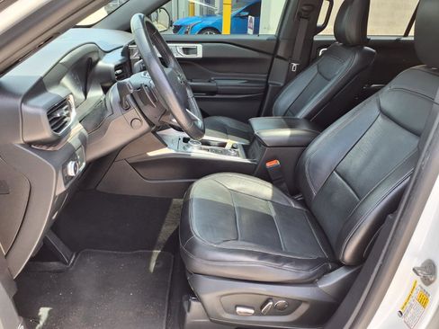 Used 2020 Ford Explorer Limited image 13