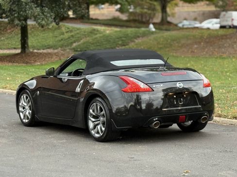 Used 2013 Nissan 370Z Touring image 8
