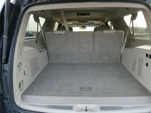 Used 2019 GMC Yukon XL Denali w/ Open Road Package image 17