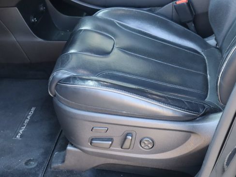 Used 2020 Hyundai Palisade Limited FWD image 15