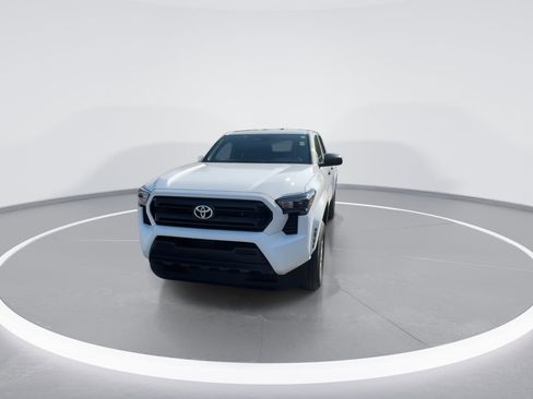Used 2024 Toyota Tacoma SR image 3
