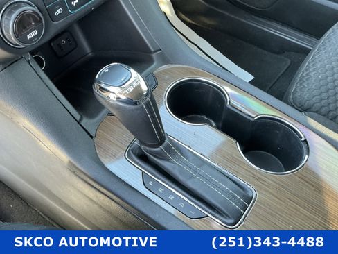 Used 2019 GMC Acadia SLE image 23