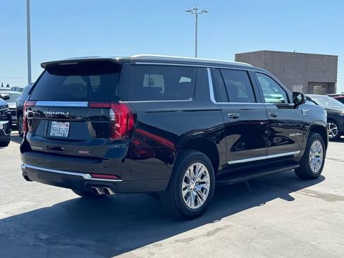 Used 2025 GMC Yukon XL Denali AWD/4WD image 5