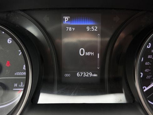 Used 2023 Toyota Camry SE FWD image 17