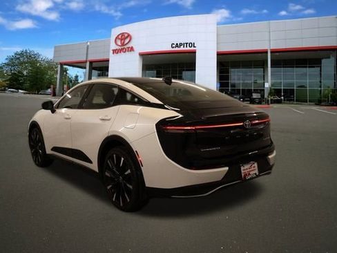 New 2026 Toyota Crown Platinum image 4