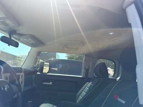 Used 2008 Toyota FJ Cruiser 4WD image 8