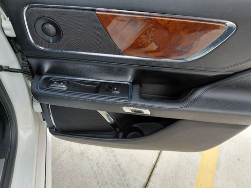 Used 2018 Lincoln Continental Reserve AWD/4WD image 19