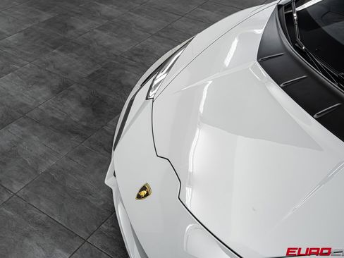 Used 2023 Lamborghini Huracan Tecnica image 9