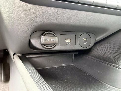 Certified 2024 Hyundai Elantra SE FWD image 35