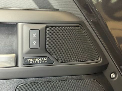 New 2026 Land Rover Defender 110 X-Dynamic SE AWD/4WD image 28