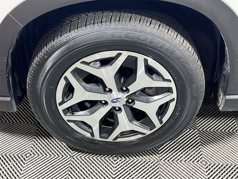 Used 2023 Subaru Forester Premium image 27