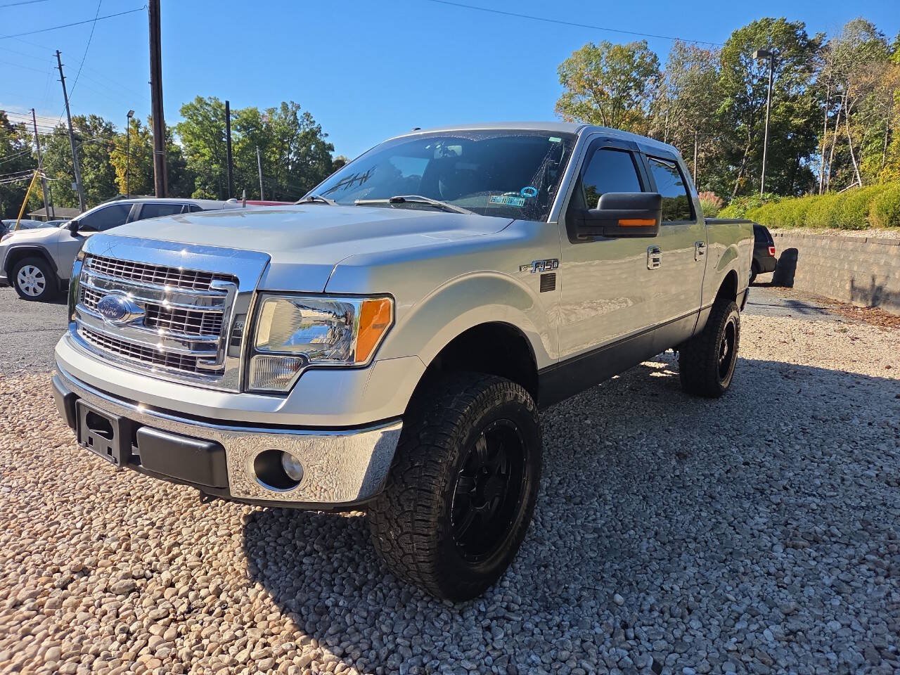 Used 2013 Ford F150 XLT w/ XLT Chrome Pkg AWD/4WD image 3