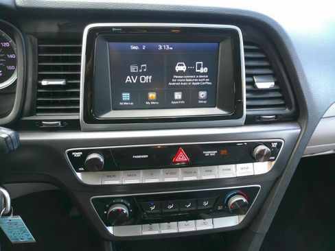 Used 2018 Hyundai Sonata SE FWD image 16