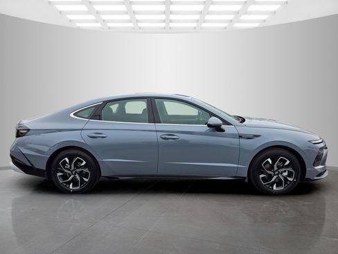 New 2025 Hyundai Sonata SEL image 6