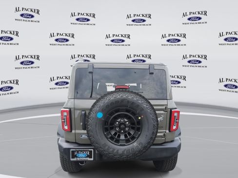 New 2026 Ford Bronco Outer Banks w/ Sasquatch Package AWD/4WD image 4