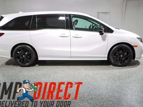 Used 2023 Honda Odyssey Sport image 6