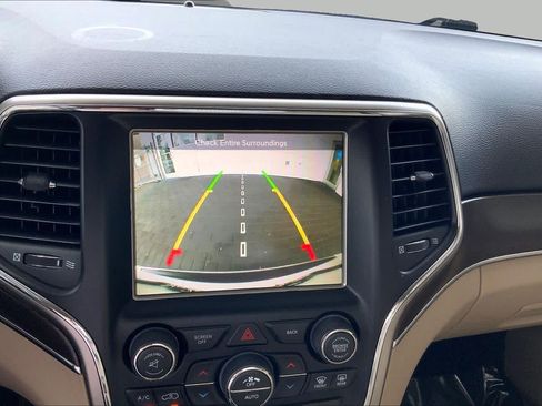 Used 2017 Jeep Grand Cherokee Limited AWD/4WD image 29