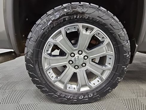 Used 2018 GMC Sierra 1500 Denali w/ Denali Ultimate Package image 47