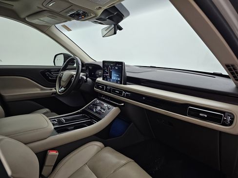 Used 2022 Lincoln Aviator Grand Touring w/ Equipment Group 301A image 15