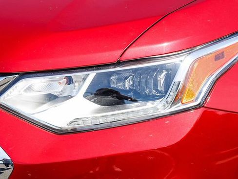 Used 2019 Chevrolet Traverse Premier w/ LPO, Floor Liner Package image 8