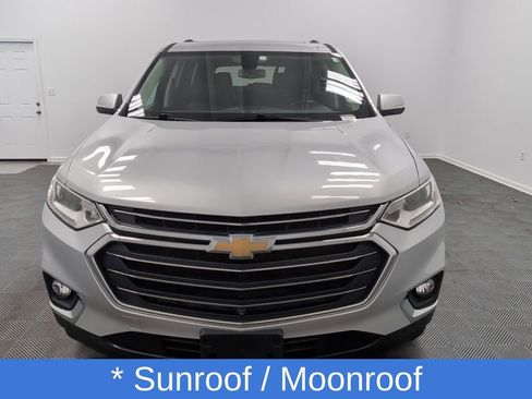 Used 2021 Chevrolet Traverse LT w/ LT Premium Package image 3