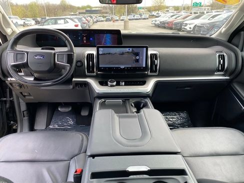 Used 2025 Ford Expedition Max Platinum AWD/4WD image 34