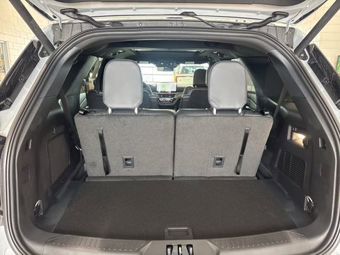 New 2026 Ford Explorer ST-Line w/ ST-Line Street Pack image 12