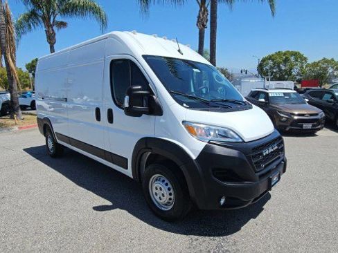 Used 2026 RAM ProMaster 2500 w/ Convenience Group FWD image 2