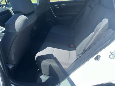 Used 2025 Toyota RAV4 XLE FWD image 12
