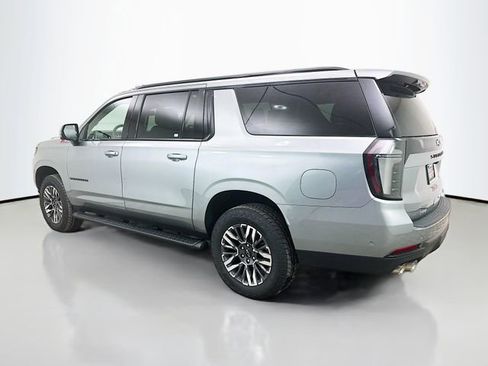 Used 2025 Chevrolet Suburban Z71 w/ Comfort Package image 6