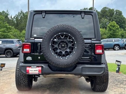 Used 2018 Jeep Wrangler Unlimited Sport AWD/4WD image 6