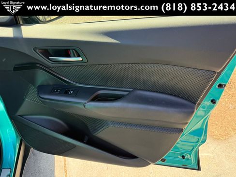 Used 2018 Toyota C-HR XLE FWD image 28