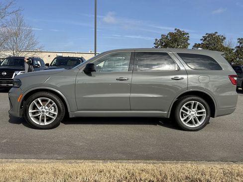 Used 2023 Dodge Durango GT image 2