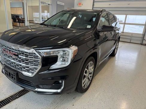 Used 2023 GMC Terrain Denali w/ Denali Premium Package image 4