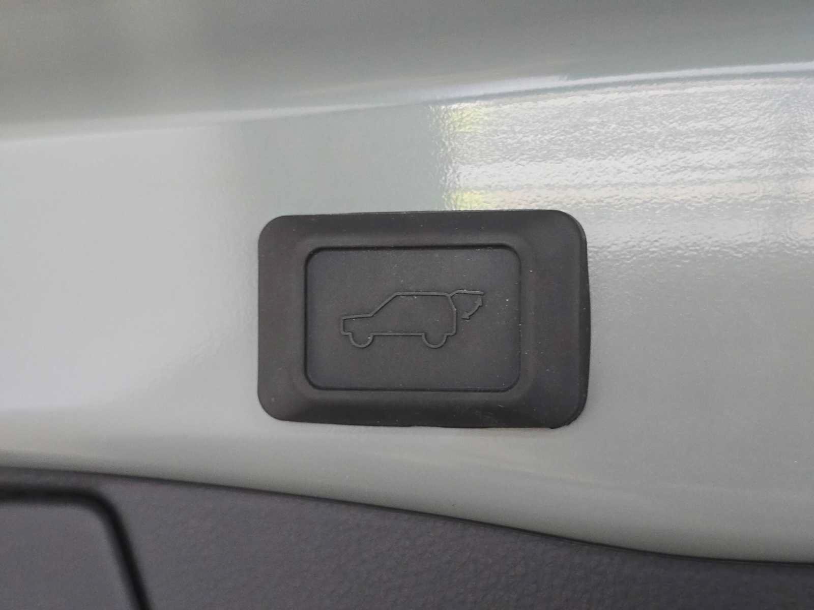Used 2023 Toyota RAV4 XLE Premium AWD/4WD image 15