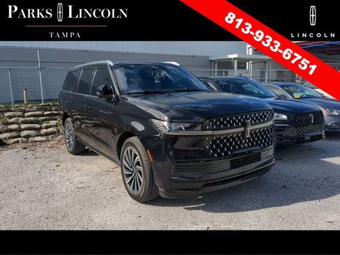 Used 2025 Lincoln Navigator Black Label AWD/4WD image 2