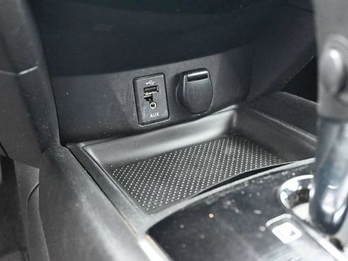 Used 2015 Nissan Rogue SV w/ SV Premium Package FWD image 22