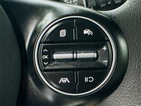 Used 2023 Kia Soul LX image 17