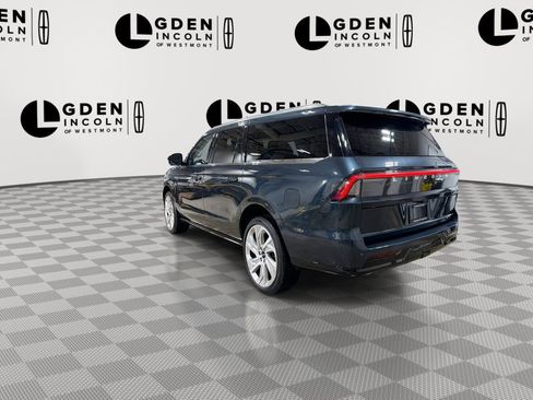 Certified 2025 Lincoln Navigator L Reserve image 6
