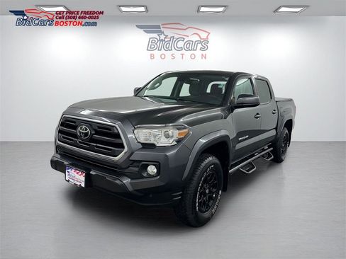 Used 2019 Toyota Tacoma SR5 image 1