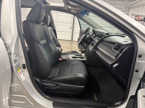Used 2012 Toyota Camry SE image 27