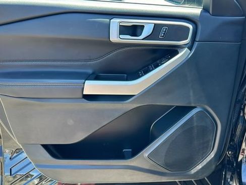 Certified 2023 Ford Explorer XLT w/ Equipment Group 202A AWD/4WD image 18