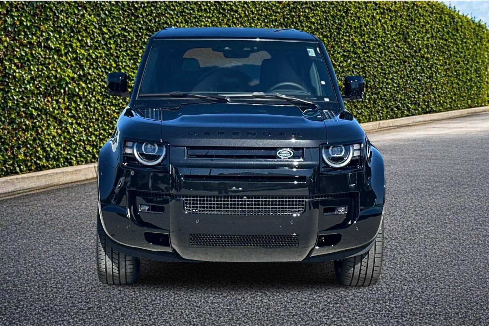 New 2026 Land Rover Defender 110 X-Dynamic SE AWD/4WD image 9