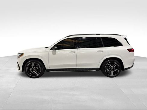 Used 2024 Mercedes-Benz GLS 450 4MATIC image 10