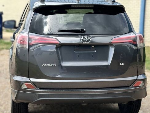 Used 2017 Toyota RAV4 LE FWD image 12
