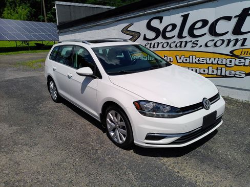 Used 2018 Volkswagen Golf SEL FWD image 2