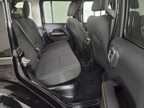 Used 2025 Jeep Wrangler Unlimited Sahara w/ Safety Group AWD/4WD image 26