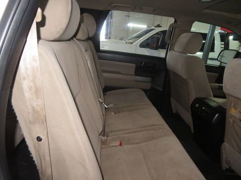 Used 2016 Toyota Sequoia SR5 AWD/4WD image 30
