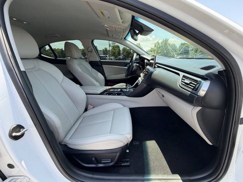 Used 2020 Genesis G70 2.0T RWD image 16