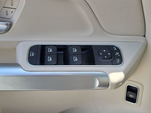 Certified 2022 Mercedes-Benz GLB 250 image 27